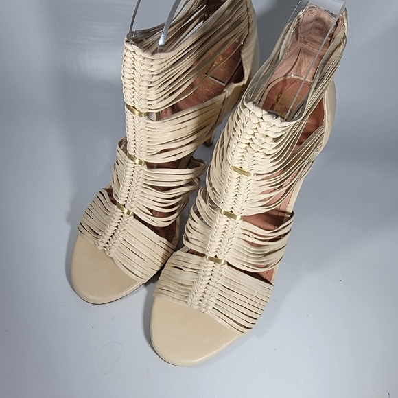 Vince Camuto Strappy Heels Cream/Ivory Color Strappy Heels Open Toe Leather 7.5 - Picture 8 of 16